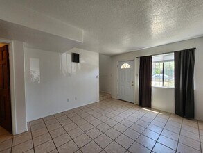 1682 Calle De Oriente Norte in Santa Fe, NM - Building Photo - Building Photo