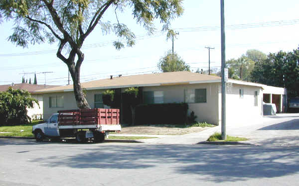 934 S Gilbuck Dr in Anaheim, CA - Building Photo