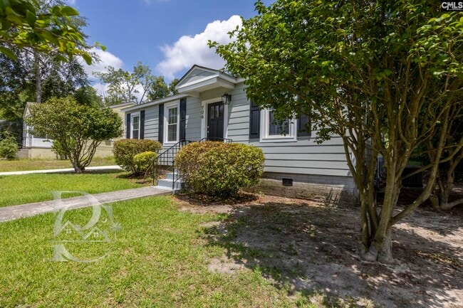 property at 706 S Bonham Rd