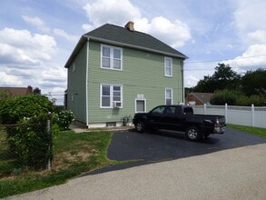 2709 Middletown Rd, Unit 2 in Pittsburgh, PA - Building Photo - Building Photo