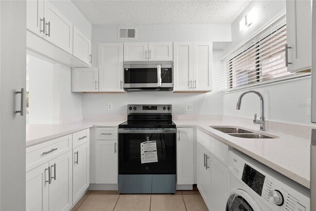 1108 Bartow Rd in Lakeland, FL - Building Photo - Building Photo