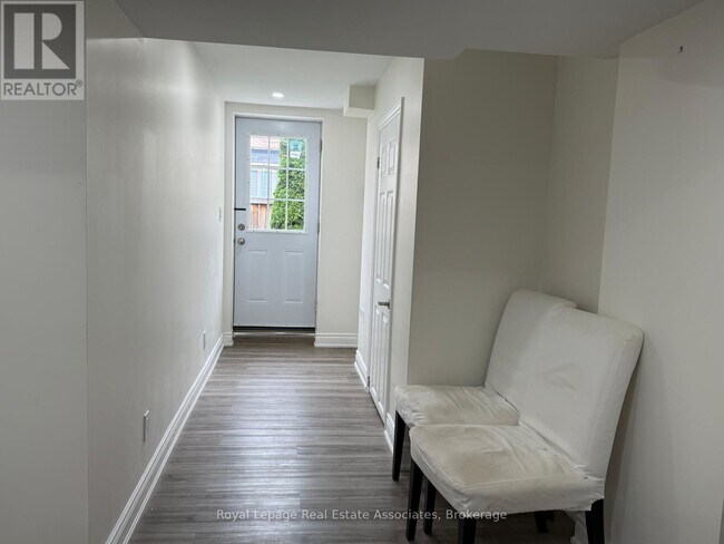 7 Lavallee Cres in Brampton, ON - Building Photo - Building Photo