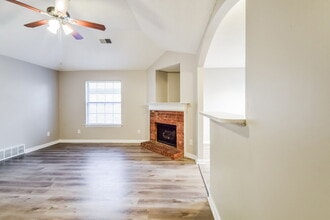 1107 Breezy Valley Dr in Cordova, TN - Building Photo - Building Photo