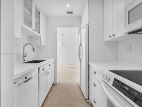 255 Galen Dr in Key Biscayne, FL - Building Photo - Building Photo