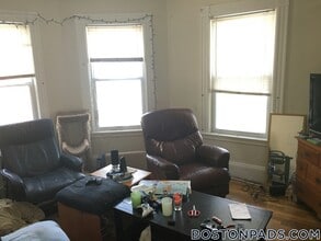 256 Summer St, Unit 2 in Somerville, MA - Foto de edificio - Building Photo