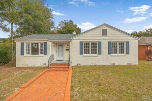 830 W Moreno St in Pensacola, FL - Building Photo