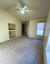 5718 Pumpkin Ridge Dr in Sparks, NV - Building Photo - Building Photo