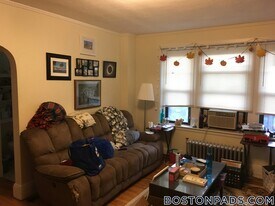 349 Pleasant St in Malden, MA - Building Photo