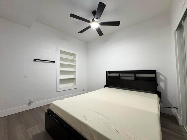 property at 1845 E Monroe St