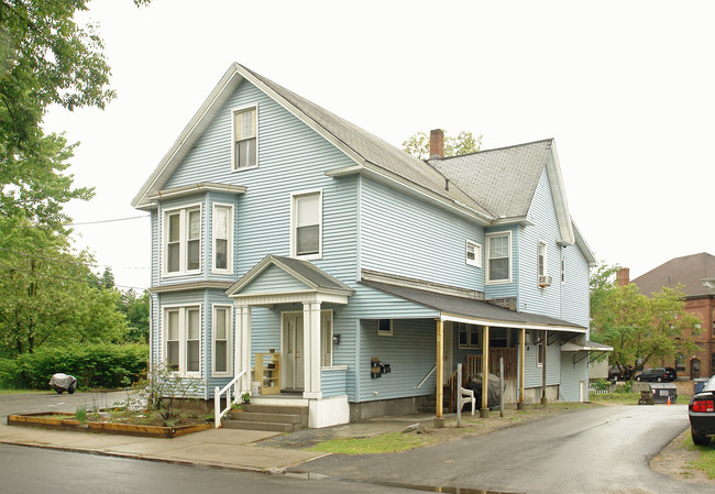 6 Abbott St in Nashua, NH - Building Photo - Building Photo