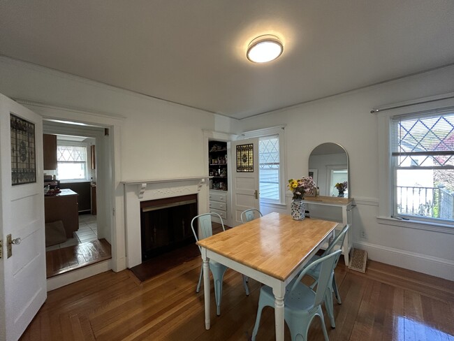 108 Brooks St in Boston, MA - Building Photo - Building Photo