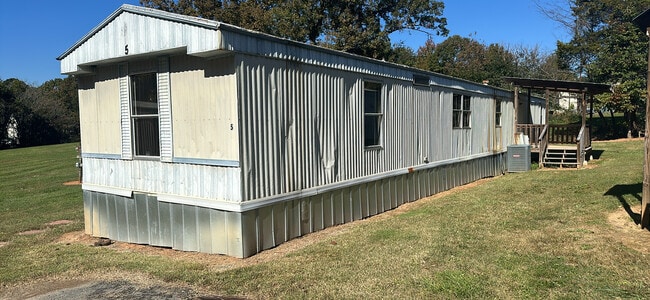 7150 Seward Cir in Pfafftown, NC - Building Photo - Building Photo