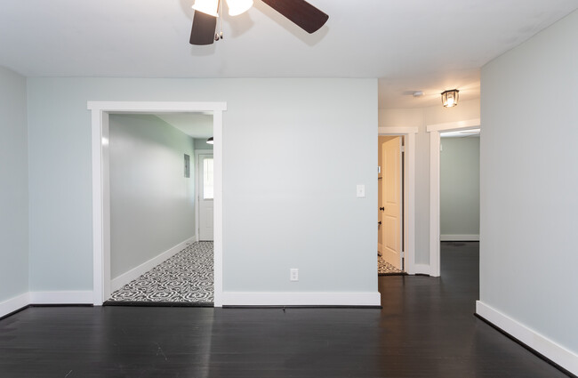 Bearfoot Landing Apartments in New Bern, NC - Building Photo - Interior Photo