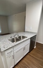 7100 Leisure Ln in Louisville, KY - Building Photo - Building Photo