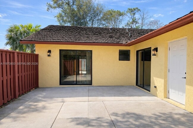 property at 1186 Periwinkle Pl