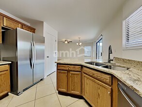 341 W Amber Hawk Ct in Green Valley, AZ - Building Photo - Building Photo