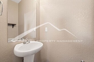 6684 Thicket Pass Ln in Colorado Springs, CO - Foto de edificio - Building Photo