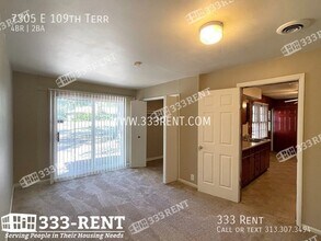 7305 E 109 Terrace in Kansas City, MO - Building Photo - Building Photo