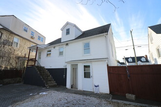 1584 Madison Ave in Bridgeport, CT - Building Photo - Building Photo