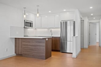 1243 Beacon St in Brookline, MA - Building Photo - Building Photo