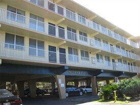 24 Hialoa St, Unit Nuuanu Place in Honolulu, HI - Building Photo