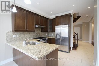 132 Farmstead Rd in Richmond Hill, ON - Building Photo - Building Photo