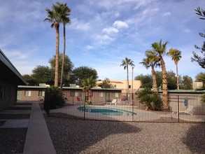 Victoria Arms Apartment in Tucson, AZ - Building Photo - Building Photo