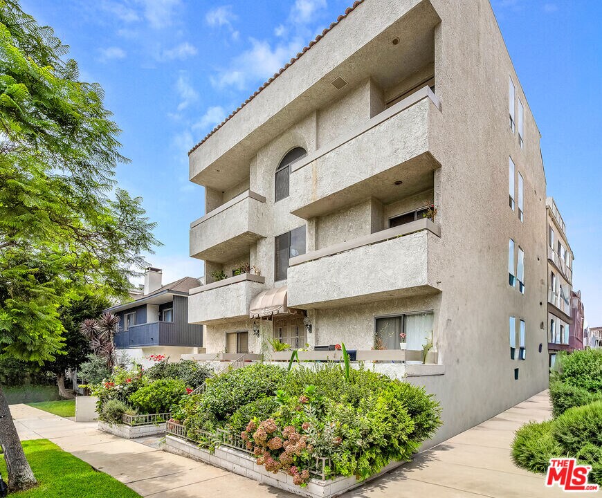 1655 Selby Ave in Los Angeles, CA - Building Photo