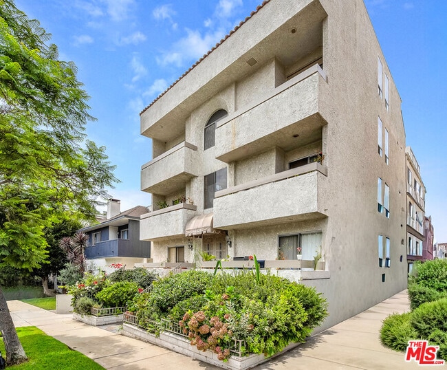 property at 1655 Selby Ave