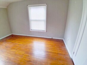 25551 Tungsten Rd in Euclid, OH - Building Photo - Building Photo