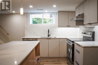 10 Flagstaff Rd in Toronto, ON - Building Photo - Building Photo