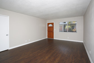 The Met Apartments in Riverside, CA - Building Photo - Interior Photo