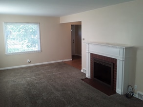 1563 Berendo Ave in Akron, OH - Building Photo - Building Photo