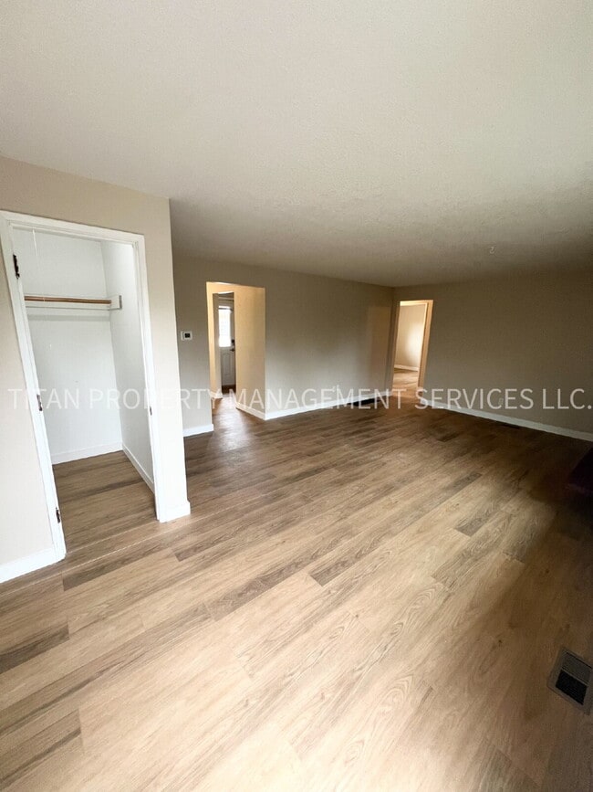 1229 Johnson St in Oregon City, OR - Building Photo - Building Photo