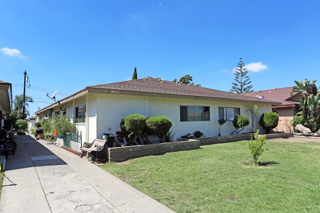 1026 N Shattuck Pl in Orange, CA - Foto de edificio