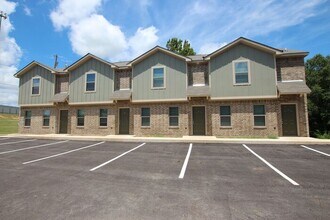 1218 Brad Cir in Lindale, TX - Building Photo - Building Photo