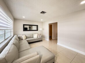 3360 SW 24th Ter-Unit -3360 in Miami, FL - Building Photo - Building Photo
