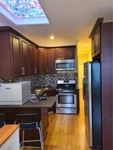 546 Hinsdale St in Brooklyn, NY - Building Photo - Building Photo