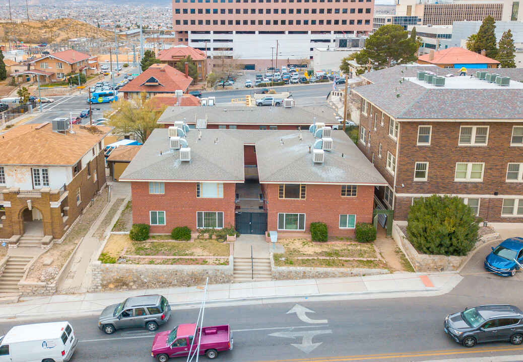 1707 N Stanton St in El Paso, TX - Building Photo