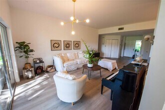16301 Malibu Dr in Weston, FL - Building Photo - Building Photo