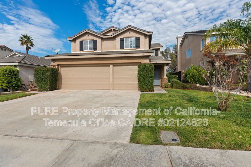 29444 Masters Dr in Murrieta, CA - Foto de edificio