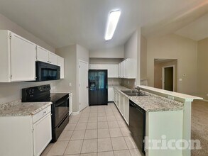 2020 Chapel Creek Rd in Concord, NC - Foto de edificio - Building Photo