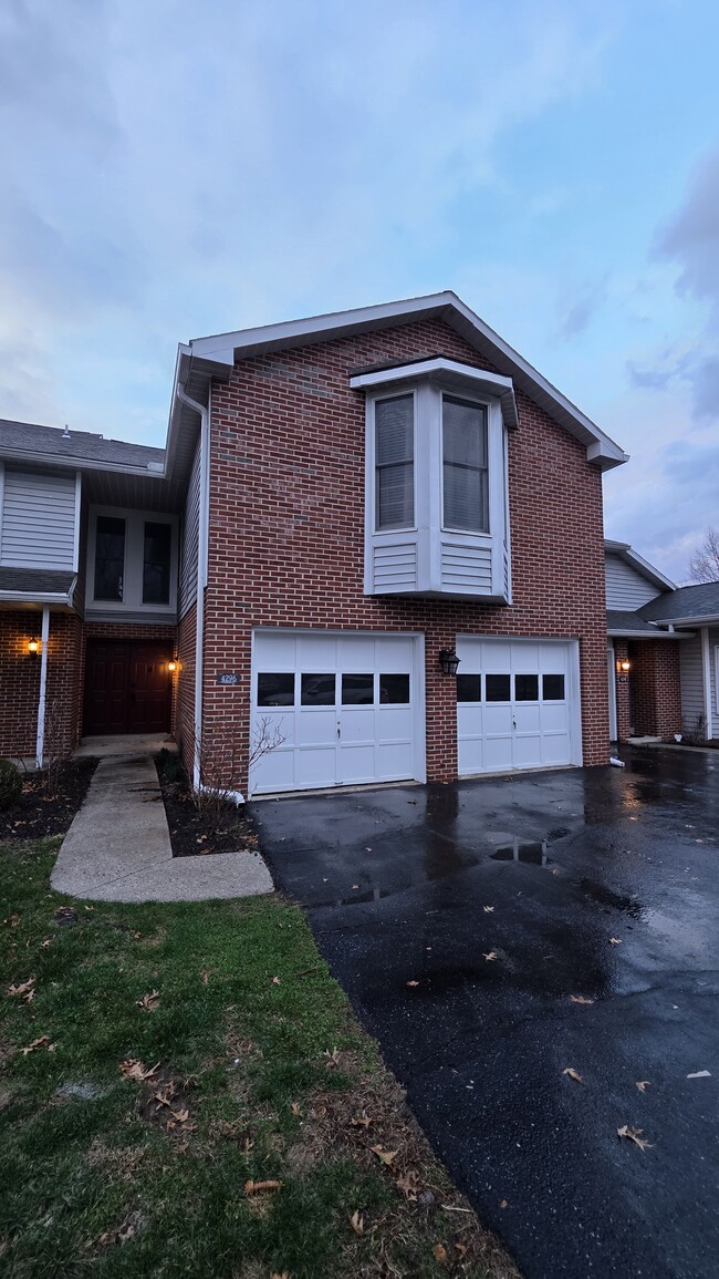 property at 4296 Wimbledon Dr