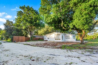 3360 N 57th Dr in Hollywood, FL - Building Photo - Building Photo