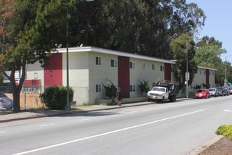 7867 Bancroft Ave in Oakland, CA - Building Photo - Building Photo