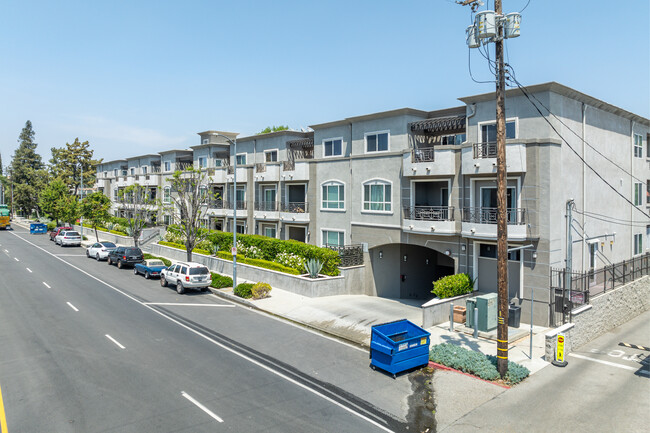 Lumiere Condos in Studio City, CA - Building Photo - Building Photo