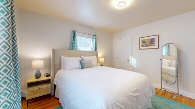 22 Hews St, Unit 2 in Cambridge, MA - Building Photo - Building Photo