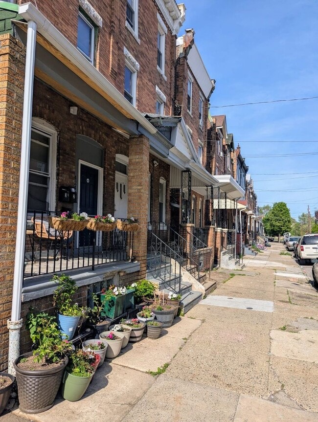 4241 W Stiles St-Unit -Unit 2 in Philadelphia, PA - Building Photo - Building Photo