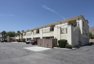 Bldg F in La Quinta, CA - Building Photo - Building Photo