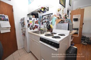 28 S Huntington Ave, Unit 203 in Boston, MA - Building Photo